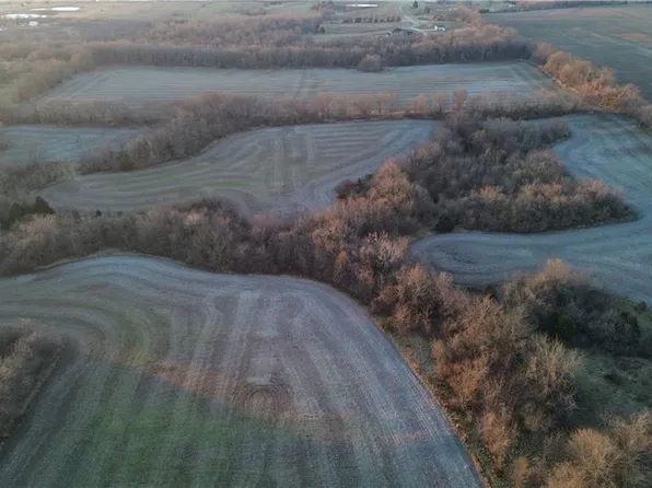 32315 E Colbern Rd, Oak Grove, MO 64075