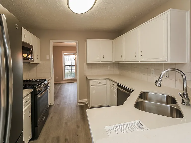 11945 Harbour Town Pkwy — Photo 8