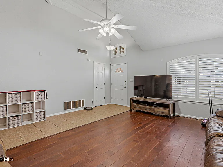 3828 Tierra Aurora Dr — Photo 5