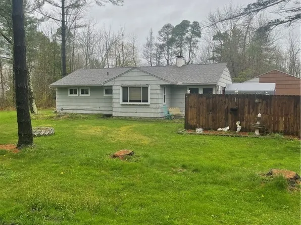 915 Aldon Rd, Hinckley, OH 44233