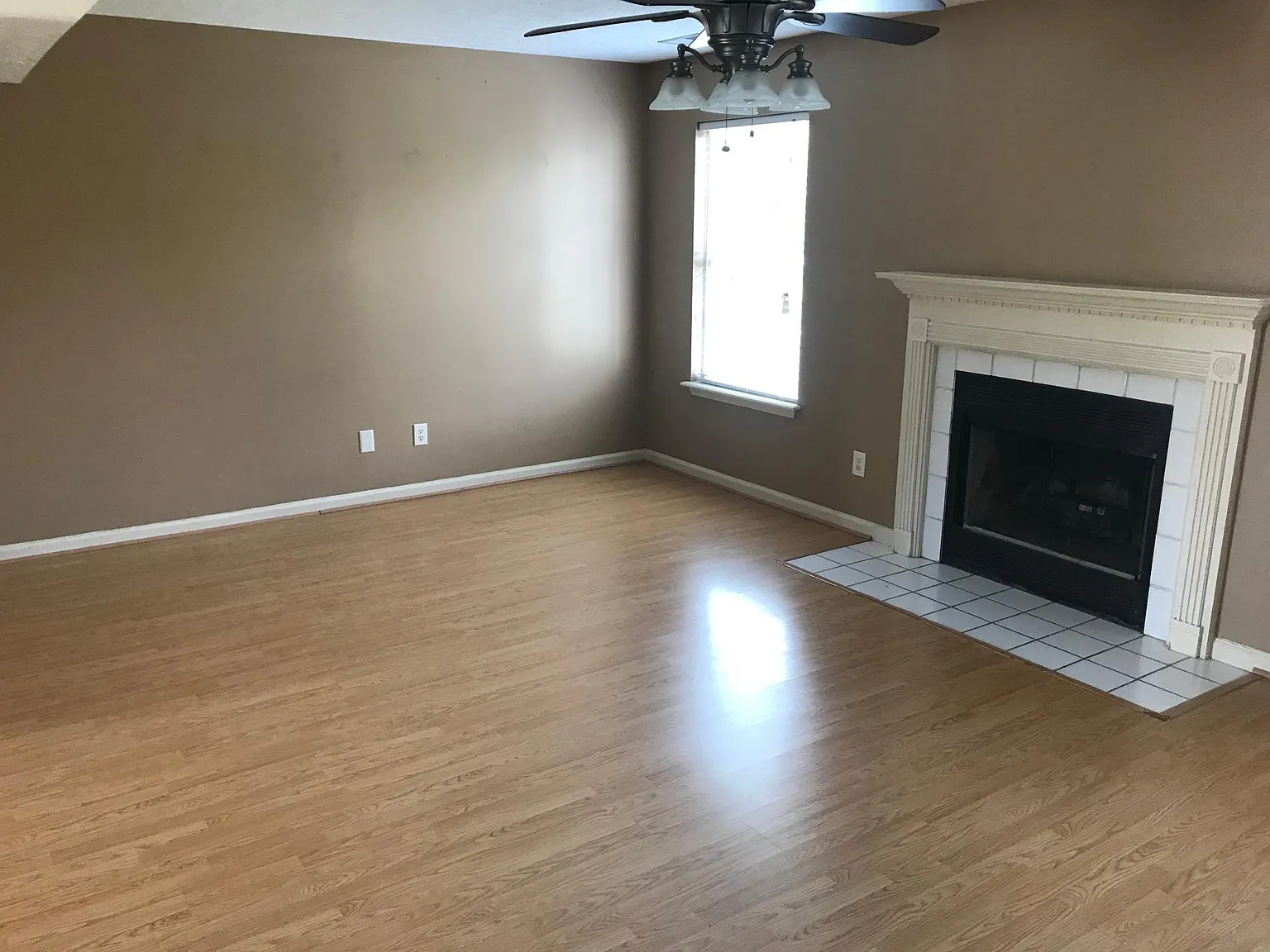 3 bed, 2.5 bath, 1456 sqft, $1,850 — Photo 3
