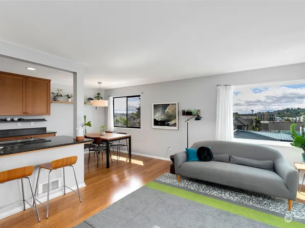 6110 24th Avenue NW #302, Seattle, WA 98107