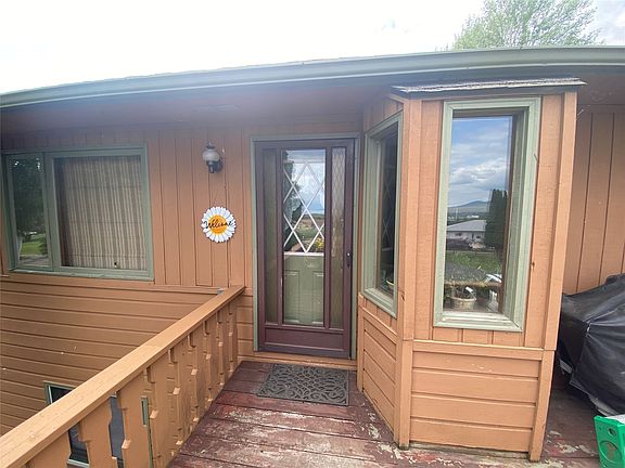 4th image of 39520 Lakeview Dr