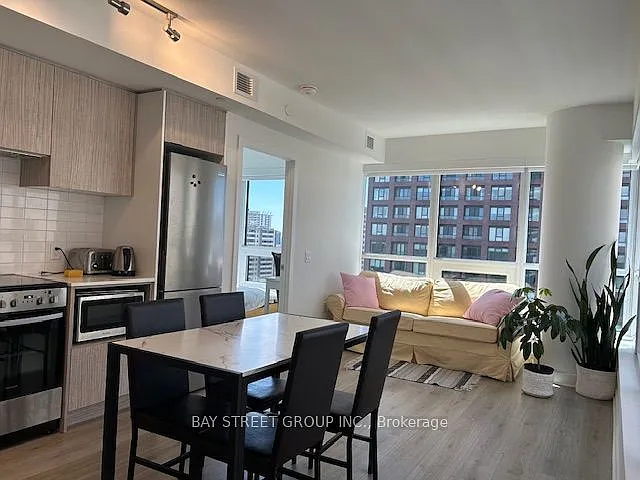 395 Bloor St E #1802 — Photo 3