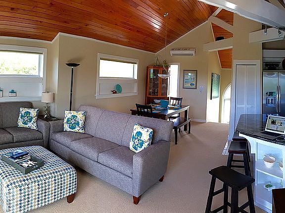 Upstairs Living Area