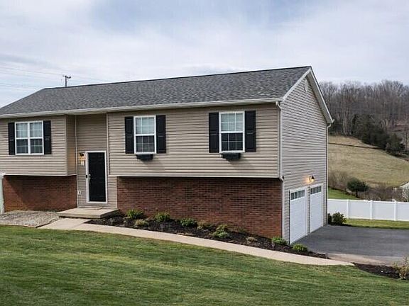 2nd image of 408 Fondulac Dr