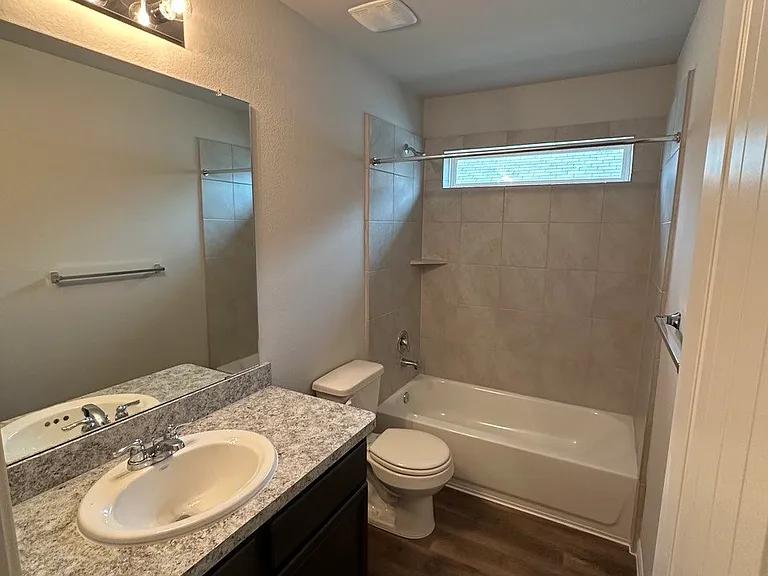 968 Harper Ln — Photo 8