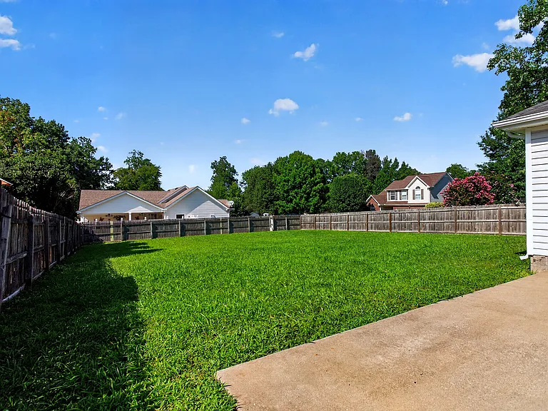 113 Westchester Dr — Photo 22
