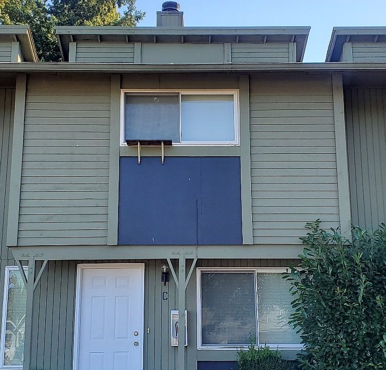 1st image of 1805 NE 116th St #8