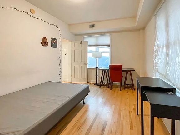 3rd image of 1430 Chicago Ave APT 5W