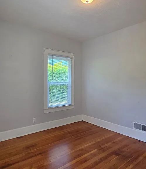 1190 Alder Dr NE — Photo 14