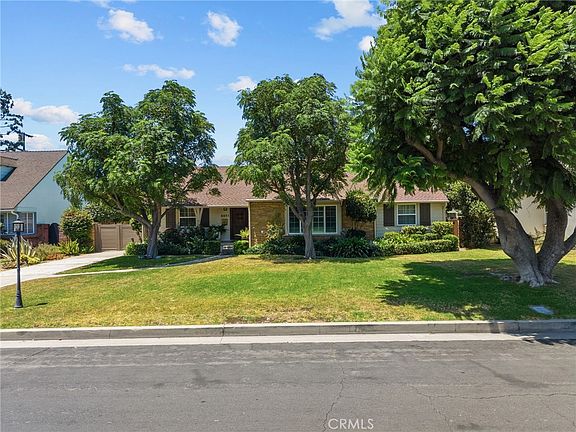 3rd image of 6951 Chisholm Ave