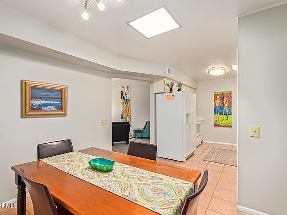 3rd image of 10010 W Hawthorn Dr