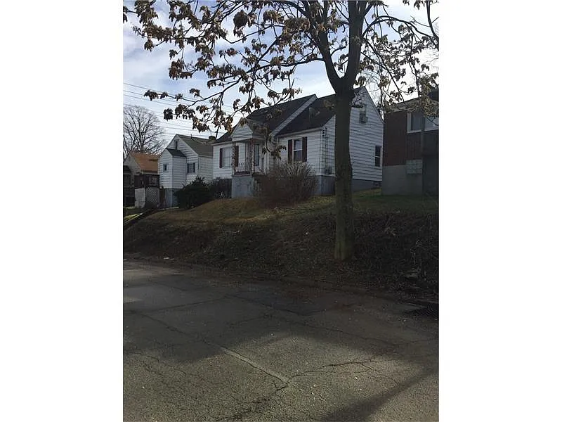 1006 Toman Ave photo 1