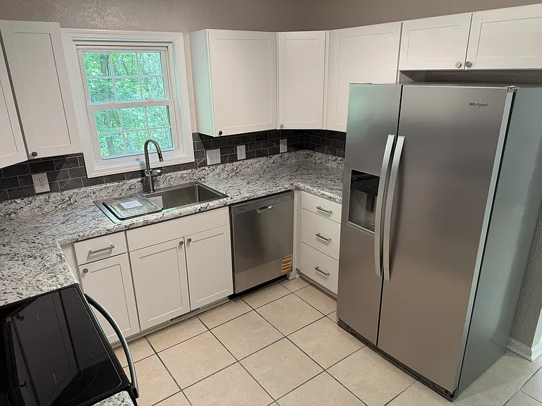 59 Tampa Ave #A — Photo 4