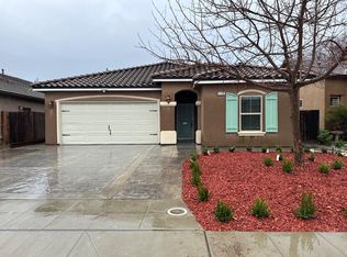 1156 S Berry Dr, Madera, CA 93637