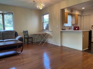 21 Dave Ln, South Setauket, NY 11720