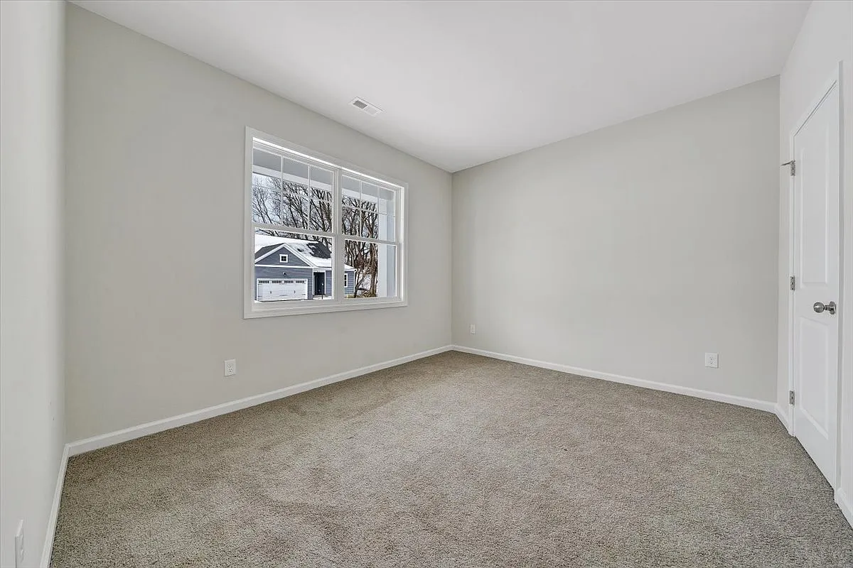 3 bed, 1675 sqft, $1,800 — Photo 2