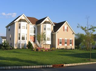 8 Taft Ct, East Windsor, NJ 08520