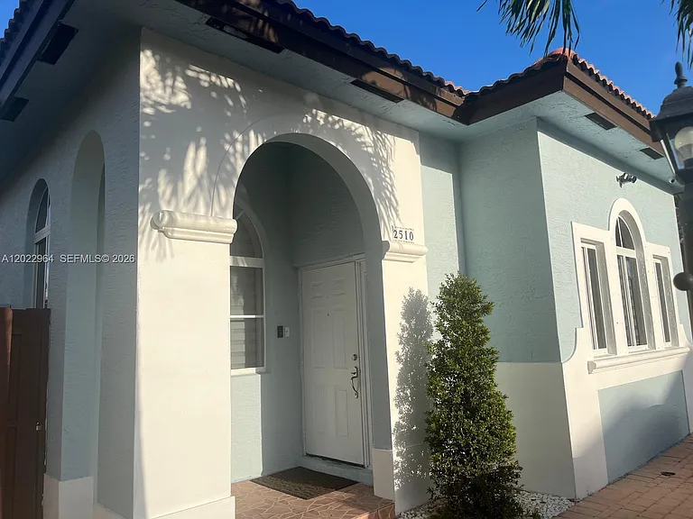 2510 NE 41st Ave — Photo 8