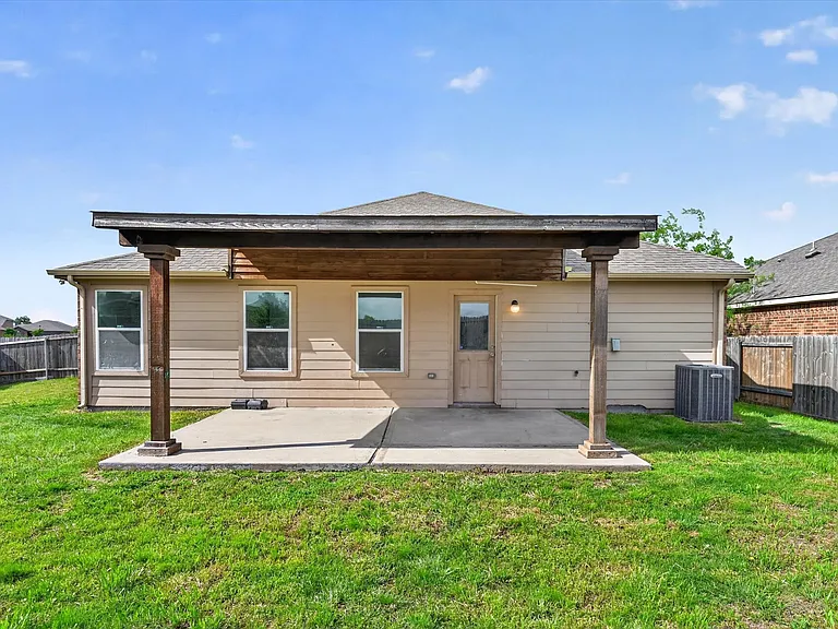 204 Lamont Rd — Photo 28