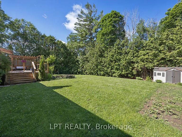 22 Louisa St E — Photo 29