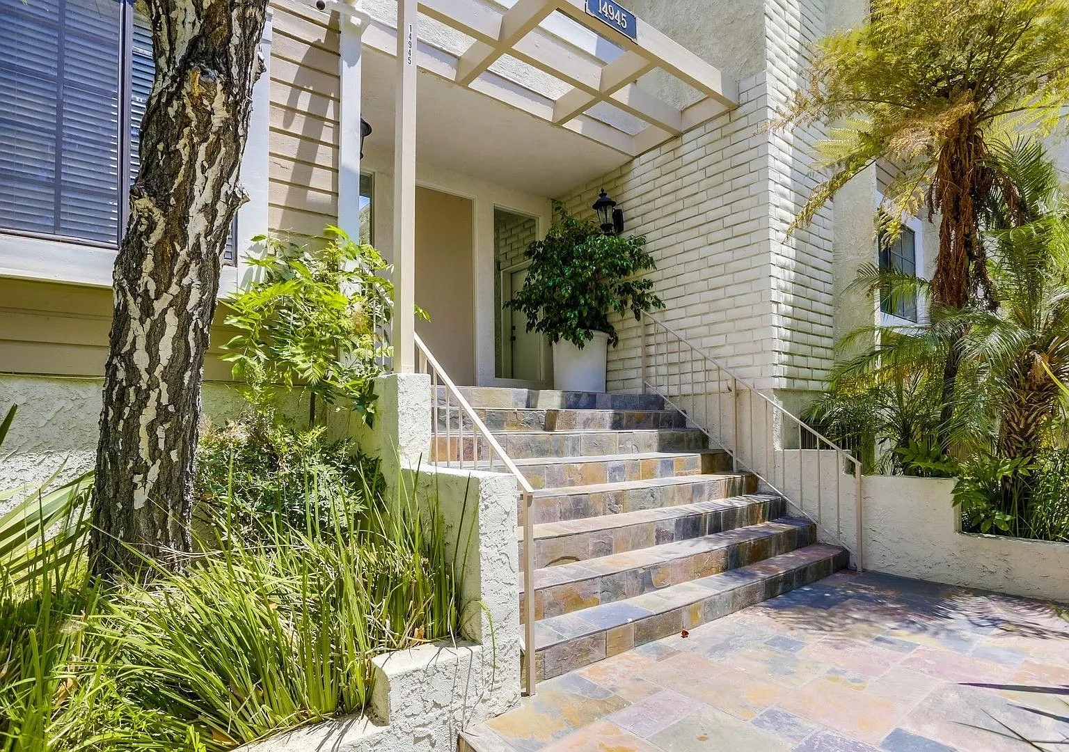 14945 Moorpark St. — Photo 3