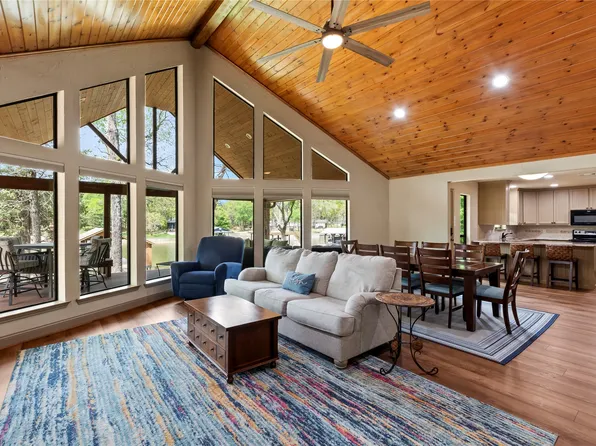 122 Lake Terrace Dr, Mabank, TX 75156