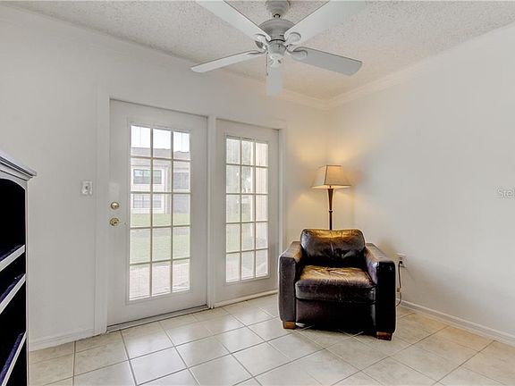 5th image of 2467 Kingfisher Ln #102-H