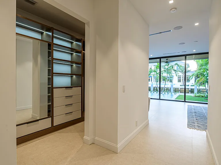 401 Royal Plaza Dr — Photo 39