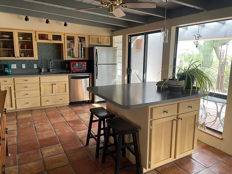 205 E River Rd — Photo 1