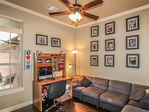 4th image of 2609 Summit Terrace Dr