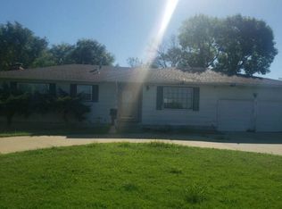 1840 Kasold Dr, Lawrence, KS 66047