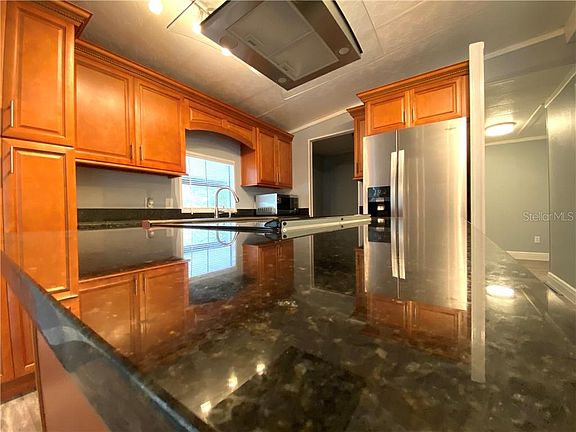 5th image of 2035 Bradley Dr