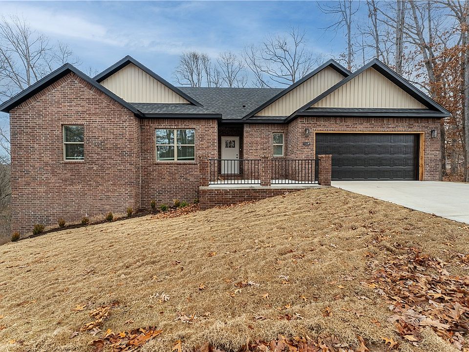 1st image of 12 Westmorland Dr