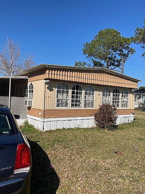1st image of 350 Kumquat Ln