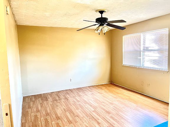 3rd image of 3664 Crosby Dr