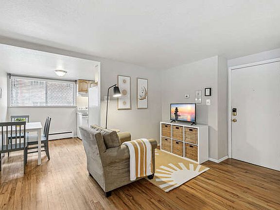 2nd image of 1063 N Clarkson St APT 3