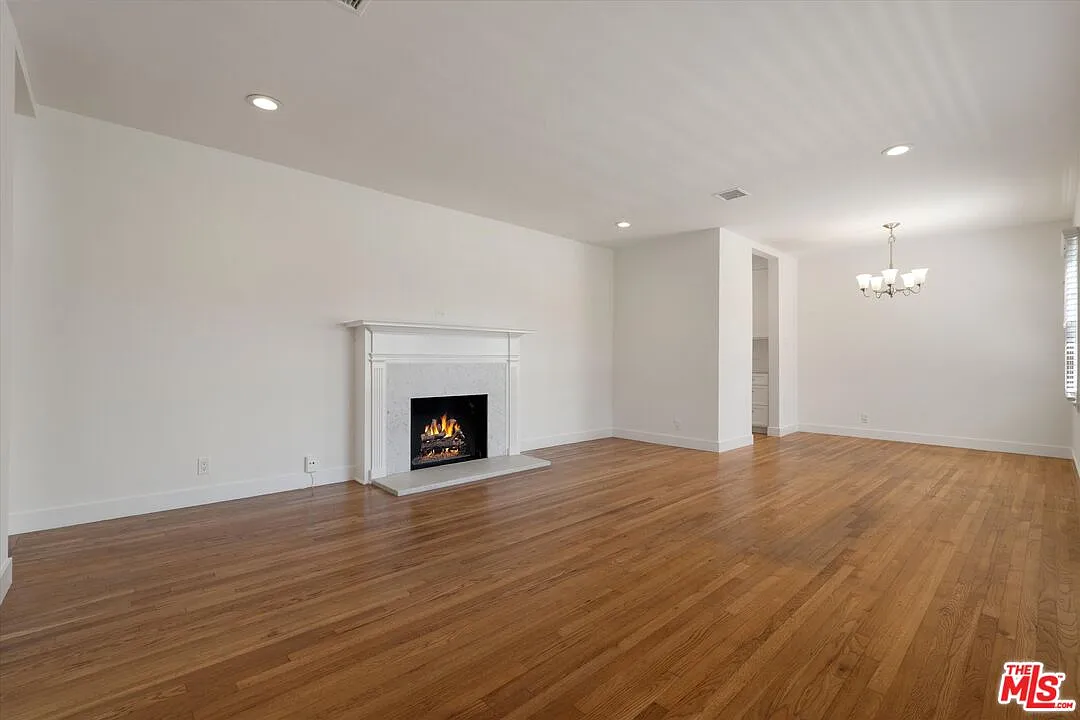 Building Photo - 6711 W 87th Pl