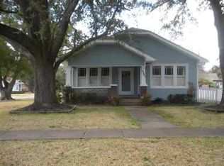 4201 Forest Dr, Port Arthur, TX 77642