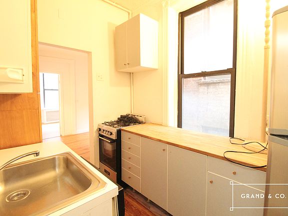 3rd image of 120 Mac Dougal St #12