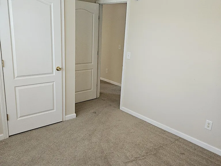 403 Ford Ct — Photo 28
