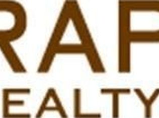 160 Woodward Ave, Flushing, NY 11385