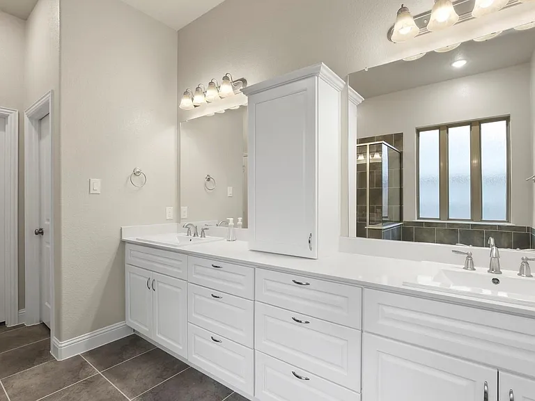 1316 Hudson Ln — Photo 14