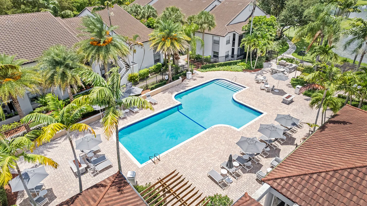 Centro at Davie Apartments — Photo 1