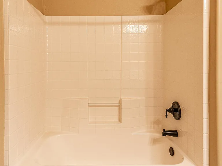 18445 W Saguaro Ln — Photo 32