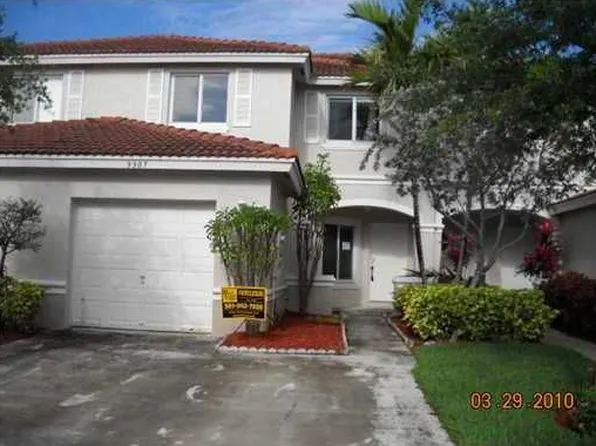 9307 Lily Bank Ct, Riviera Beach, FL 33407