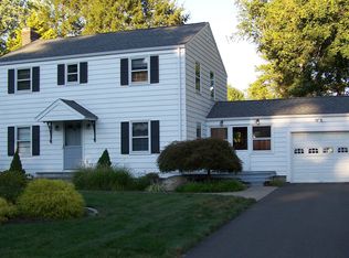 12 Longlane Rd, West Hartford, CT 06117