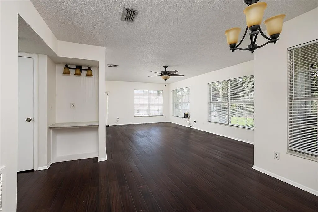 2 bed, 2.0 bath, 1035 sqft, $2,200 — Photo 4