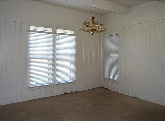 5th image of 2313 Oneal St
